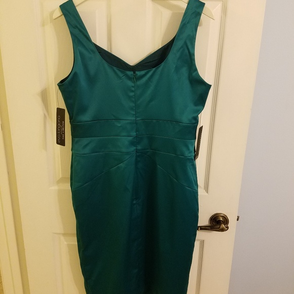 Eva Longoria Silky Green Dress 💚💚💚 - Picture 4 of 7